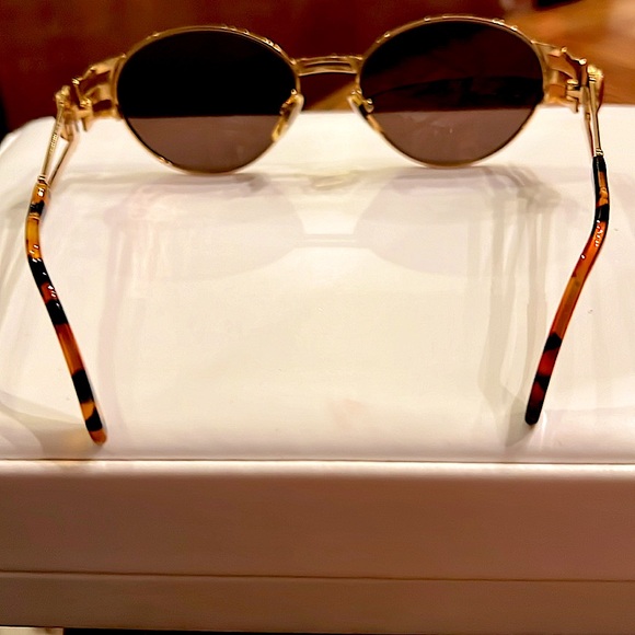 🔥Fendi VTGRARE EUC AuthenticHard to findluxuriousRecognizableFrames+Leather case - Picture 4 of 10